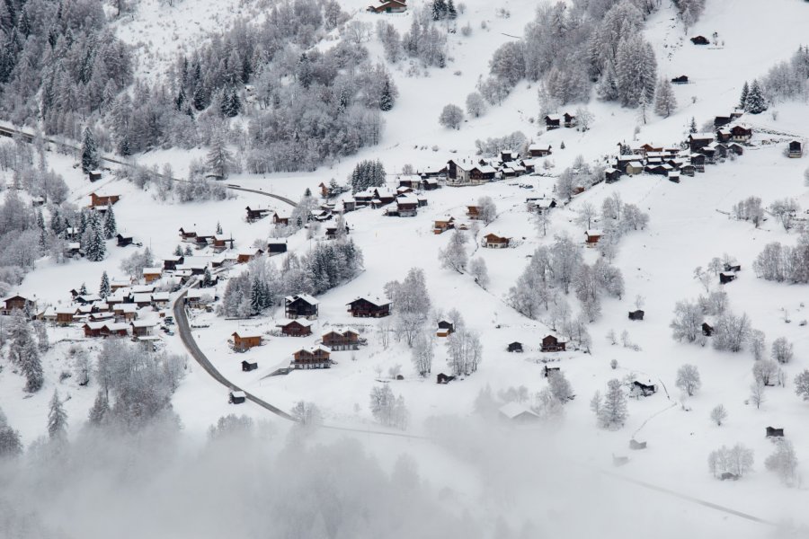 Un village de montagne situé dans le Val d'Anniviers. FCerez - Shutterstock.com