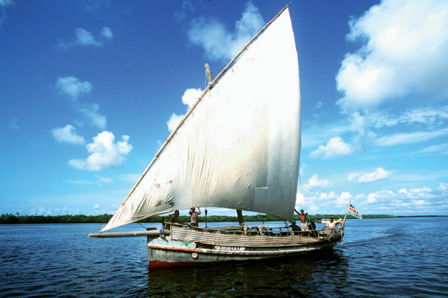 Dhow au large de Lamu Kenya Tourist Board