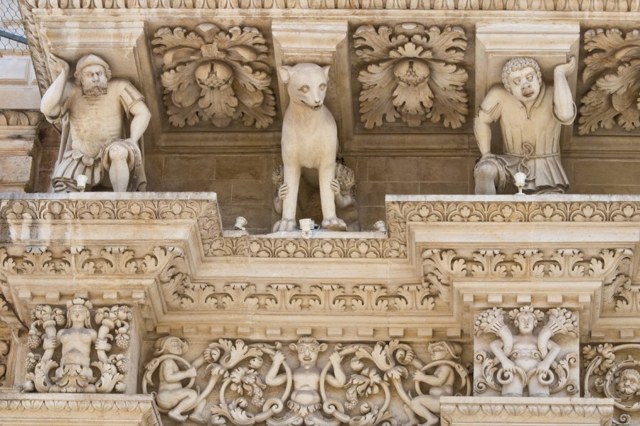 Détails de la basilique Santa Croce à Lecce. Miti74 - Shutterstock.com