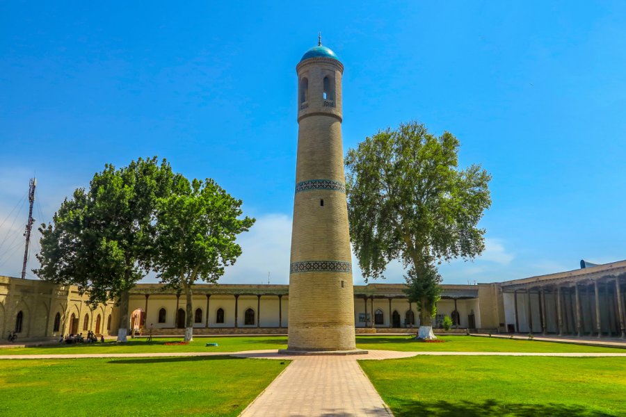 Madrasa y mezquita Jumi. AlexelA - Shutterstock.com