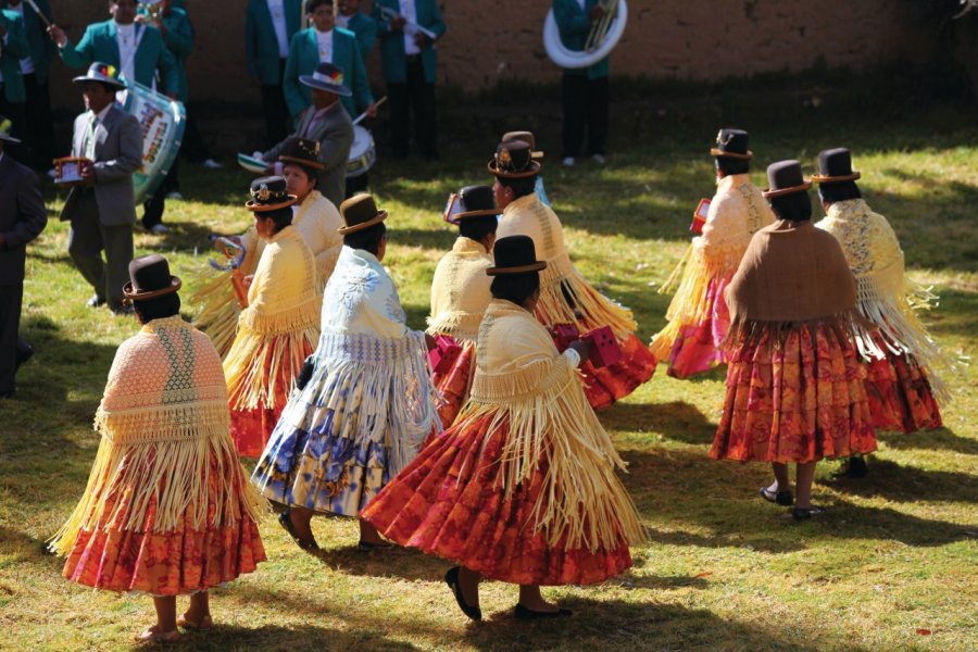 Danses traditionnelles à Yumani pour l'anniversaire du village. Arnaud BONNEFOY