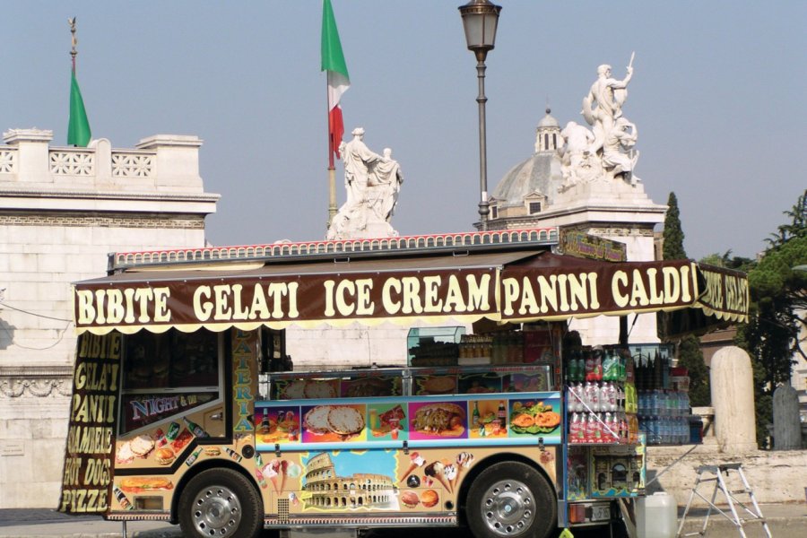 Vente de glace et boissons fraîches. (© Stéphan SZEREMETA))