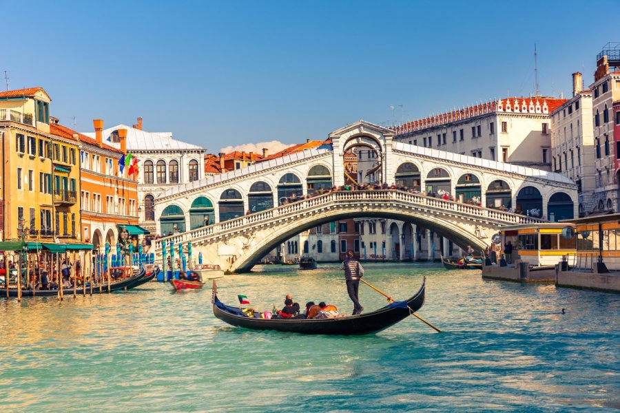 Pont du Rialto. S.Borisov - Shutterstock.com