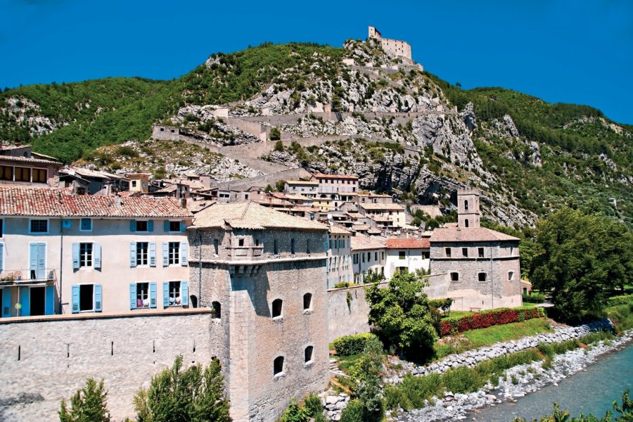 Entrevaux UOLIR - FOTOLIA