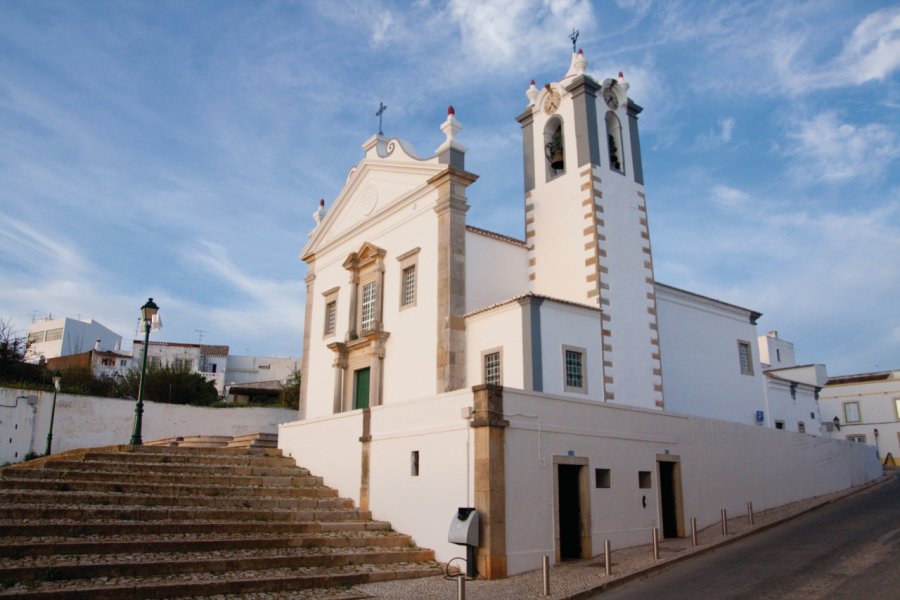 L'église d'Estoi. Maxence Gorréguès