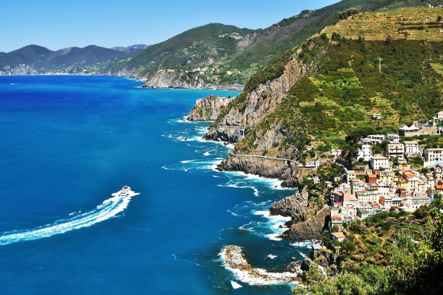 La baie de Riomaggiore. Malachit - Shutterstock.com