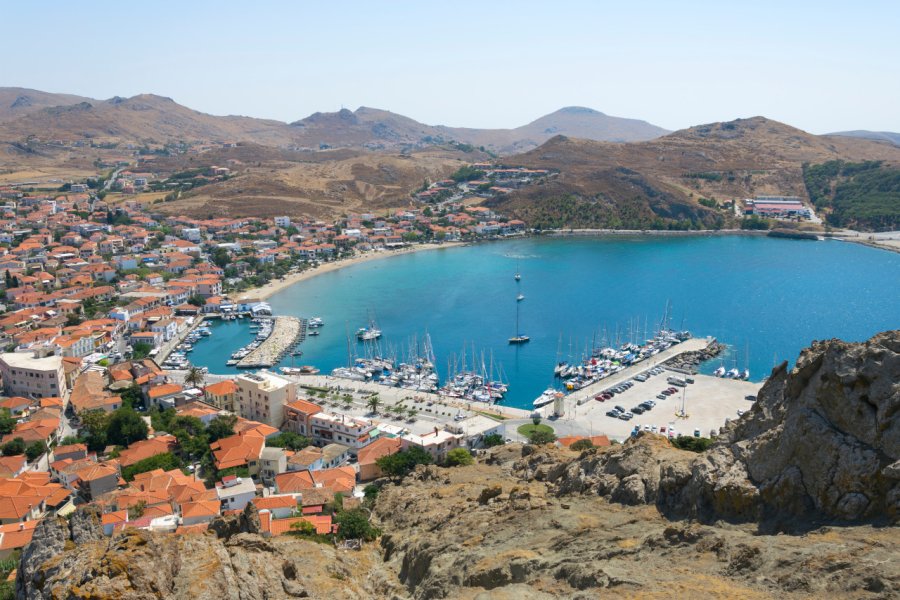 Port de Myrina, sur l'île de Lemnos. JaroslavZ - Shutterstock.com