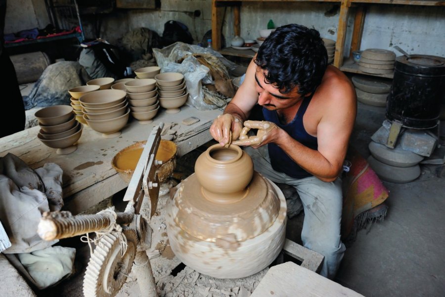 Atelier de Shorofidin Ioussoupov, céramiste de Rishtan. Patrice ALCARAS