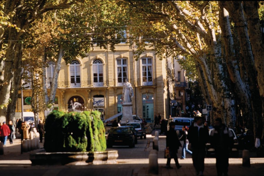 Le Cours Mirabeau - Aix-en-Provence. (© VINCENT FORMICA))