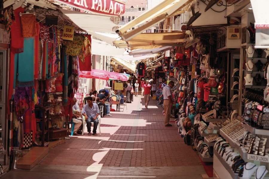 Rue commerçante de Kuşadası. David GUERSAN - Author's Image