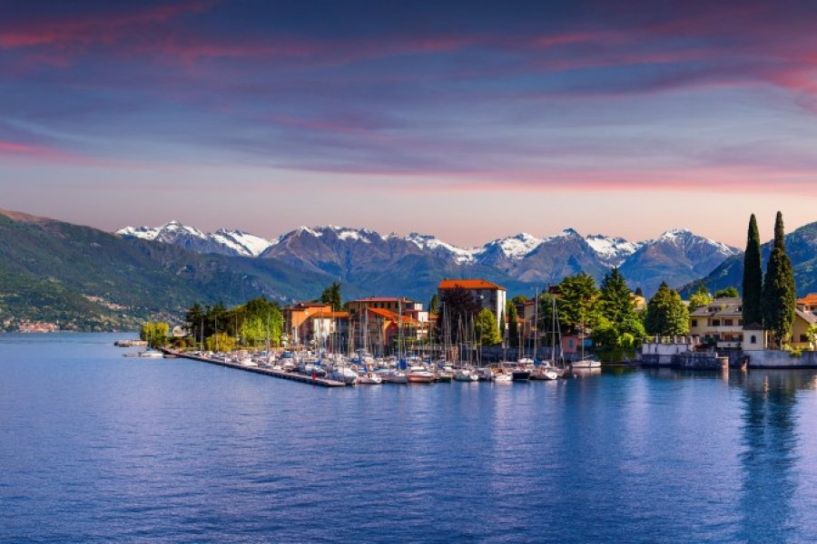 Panorama sur la ville de Bellano. Andrew Mayovskyy - Shutterstock.com