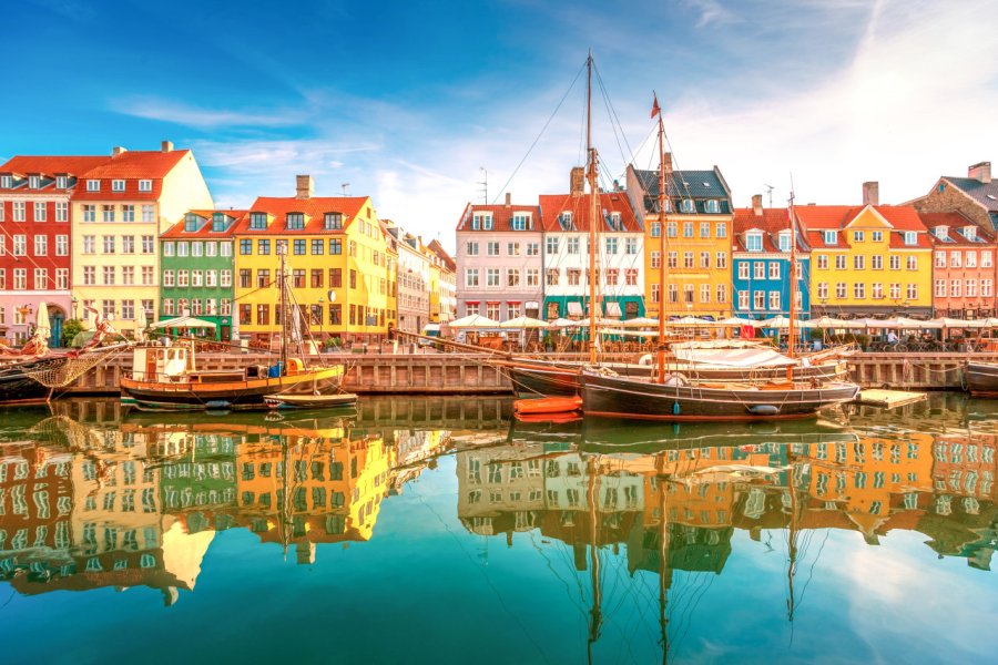 Nyhavn à Copenhague. Copyright (c) 2016 Sina Ettmer Photography/Shutterstock.  No use without permission.