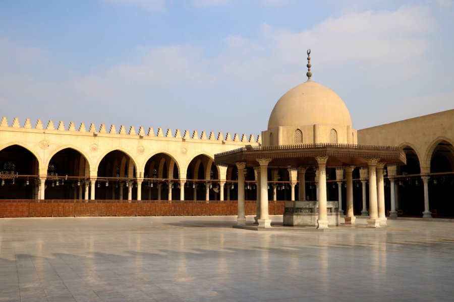 La mosquée d'Amr Ibn el As a été restaurée au XVIIIe siècle. georgeatef - Shutterstock.com