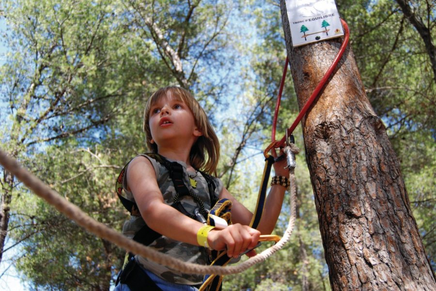 Parcours aventure dans les arbres. (© Paty Wingrove - Fotolia))