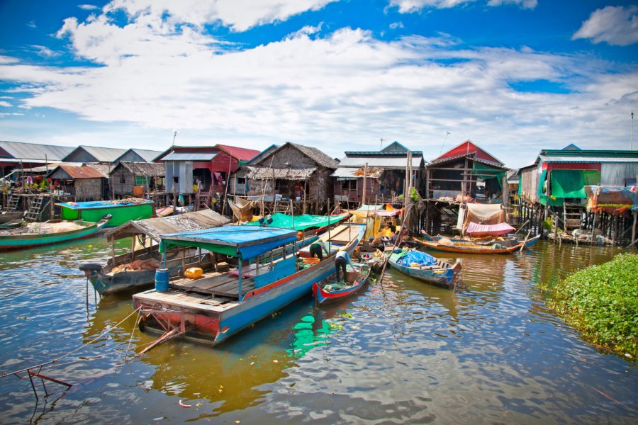 Village flottant sur le Lac Tonle Sap. Aleksandar Todorovic - Fotolia
