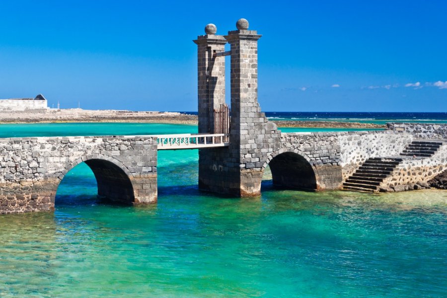 Vieux pont à Arrecife, Lanzarote. David Ionut - Shutterstock.com