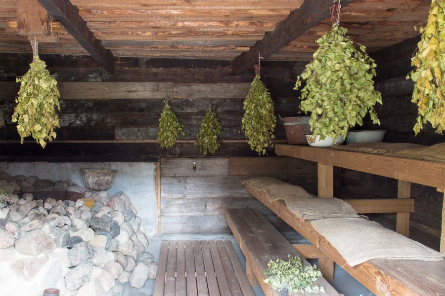 Intérieur d'un sauna. Andrejs Marcenko - Shutterstock.com