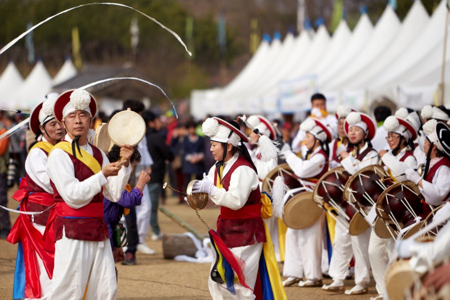 Ensemble folklorique samulnori. SUDONG KIM - Shutterstock.com