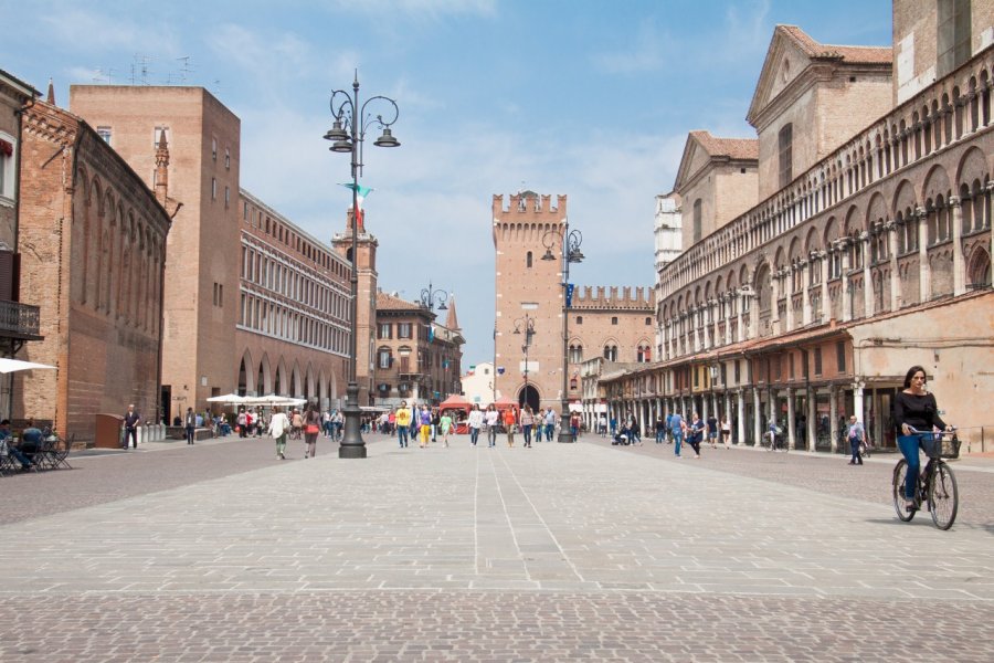 Piazza Trento e Trieste, Ferrara. Cividin - Shutterstock.com