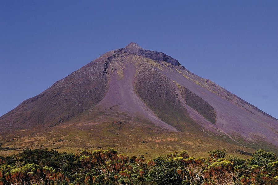 Le mont Pico. Associação de Turismo dos Açores
