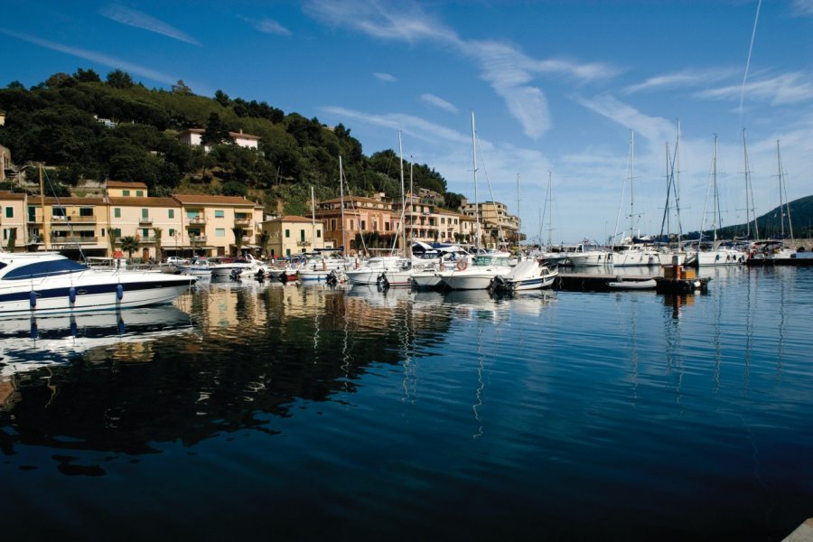 Port de Porto Azzurro. pixalot - iStockphoto.com