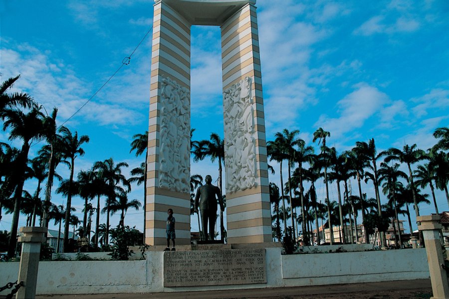 Monument dédié à Félix Éboué sur la place des Palmistes. Sandra DAVEAU