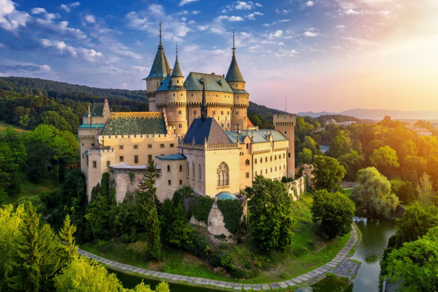 Château de Bojnice. Radu Cadar - Shutterstock.com