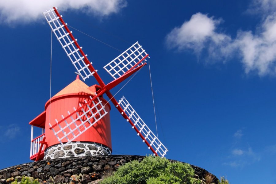 Moulin traditionnel près de Feteira. Henner Damke - Shutterstock.com