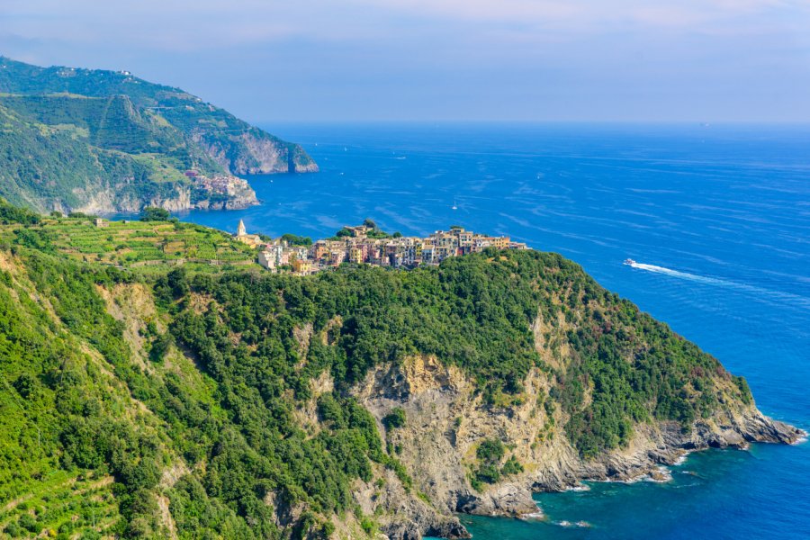 Corniglia. Simon Dannhauer - Shutterstock.com