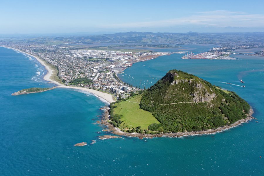 Vue aérienne de Mount Maunganui. Aerometrex - Shutterstock.com