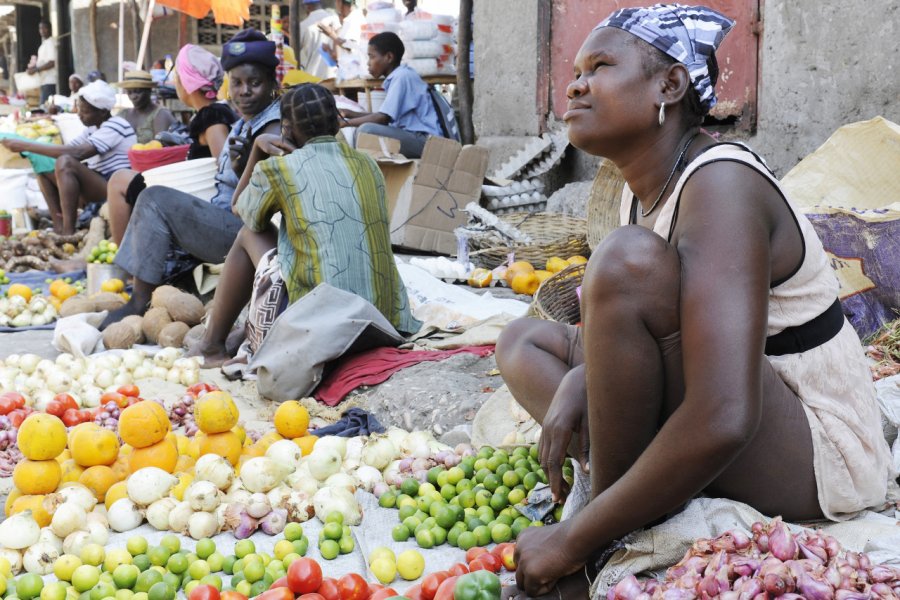 Marché de Saint-Marc. glenda - Shutterstock.com