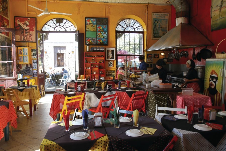 Restaurant El Drugstore au coin de la Plaza de Armas et de calle Portugal Stéphan SZEREMETA