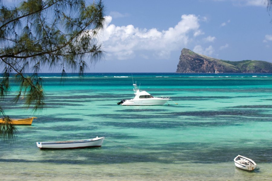 Vue sur l'île Coin de Mire. Office du Tourisme de l'Île Maurice - Bamba Sourang