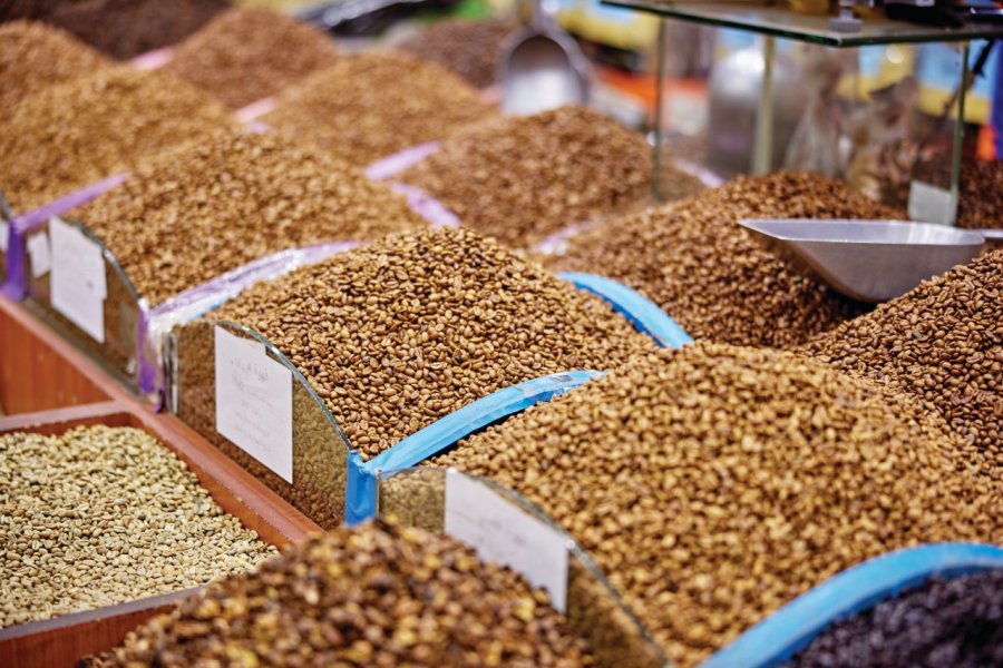 Épices sur un marché à Riyad. xavierarnau - iStockphoto.com