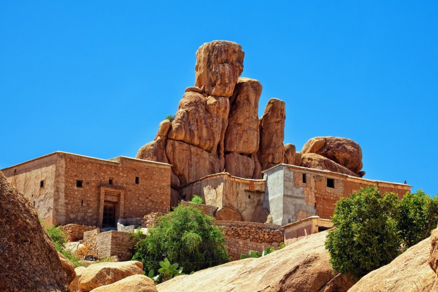 Habitations berbères près de Tafraoute. Zastolskiy Victor / Shutterstock.com