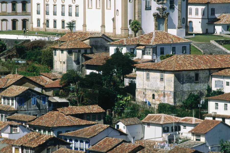 Ouro Preto et l'église Nossa Senhora do Carmo. (© Cesario DA FONSECA - Iconotec))