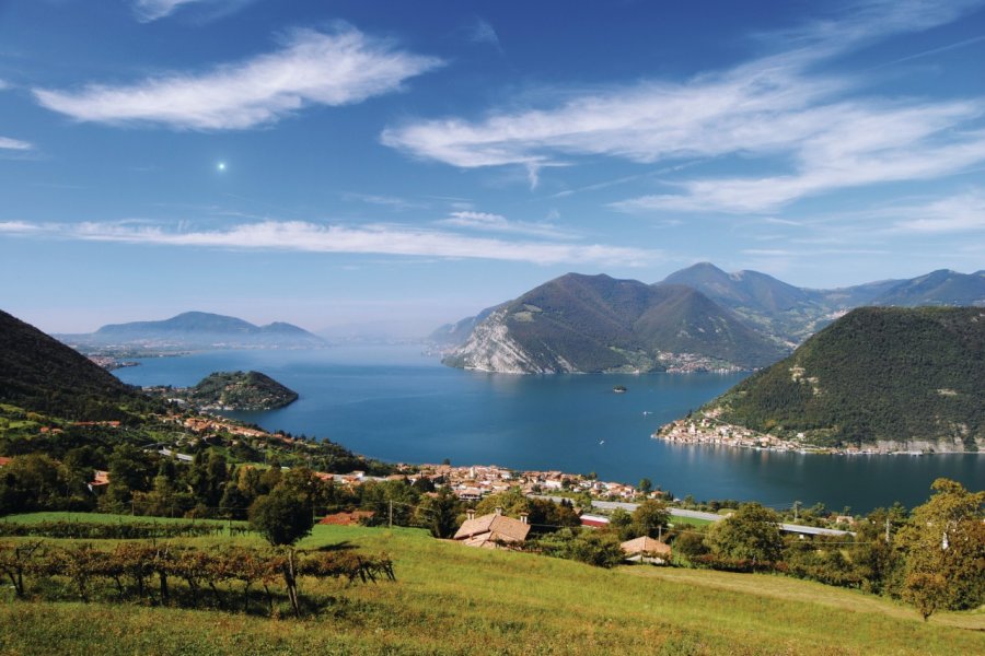 Lac d'Iseo. Illimity - Fotolia