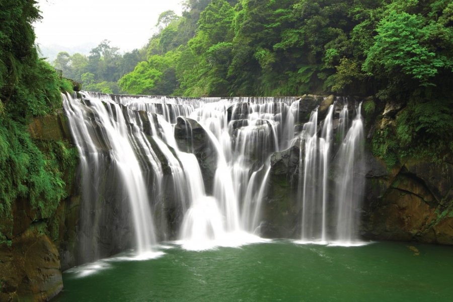 Les chutes de Shifen. Leungchopan - iStockphoto