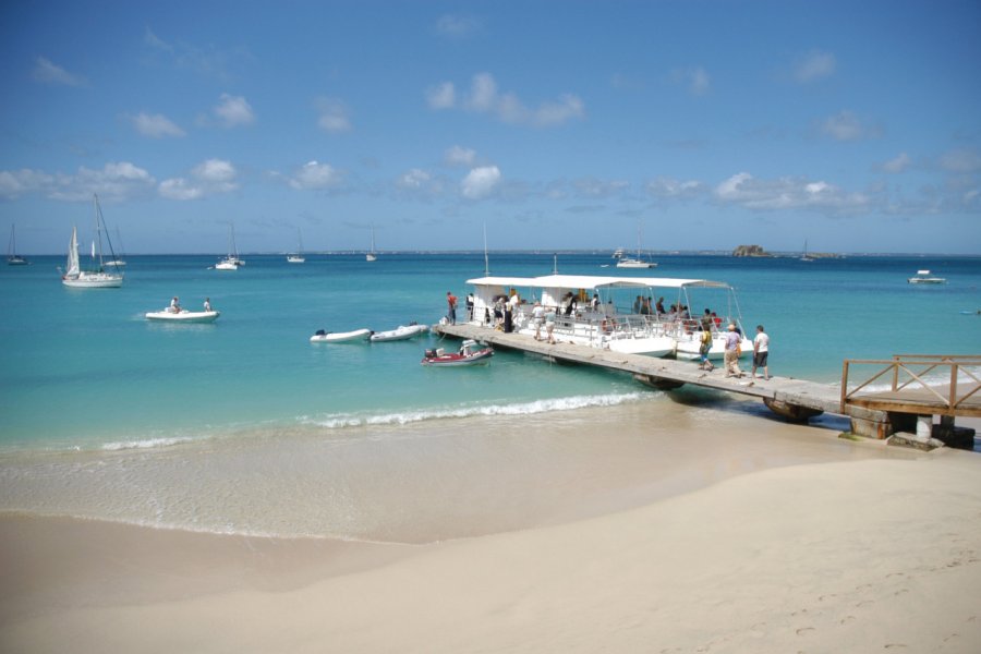 Plage de Grand-Case. Office de Tourisme de Saint-Martin - Claude CAVALERA