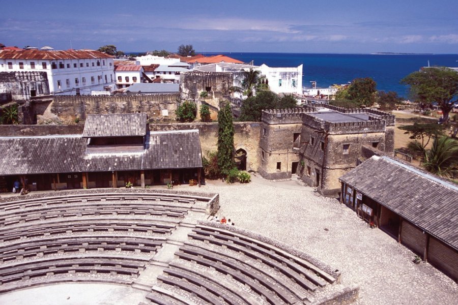 Intérieur du Vieux Fort arabe de Zanzibar. Urf - iStockphoto