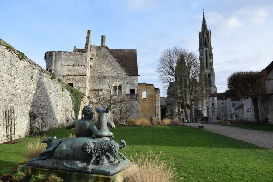 Le Parc du Château royal offre un très bel aperçu de Senlis. Catherine FAUCHEUX