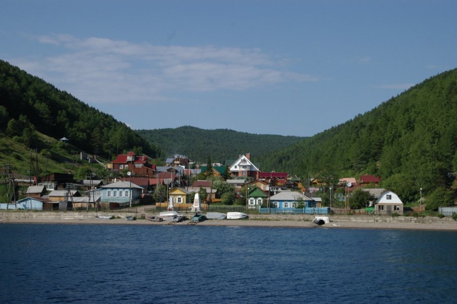 Listvianka, village du lac Baïkal Stéphan SZEREMETA