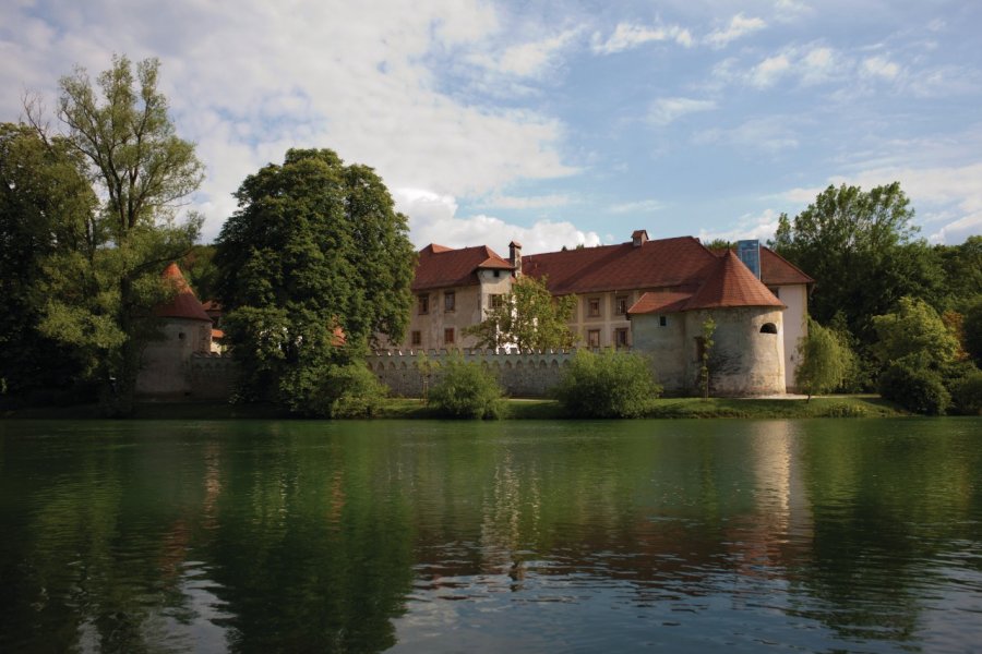 Château d'Otočec. Midoja - iStockphoto.com