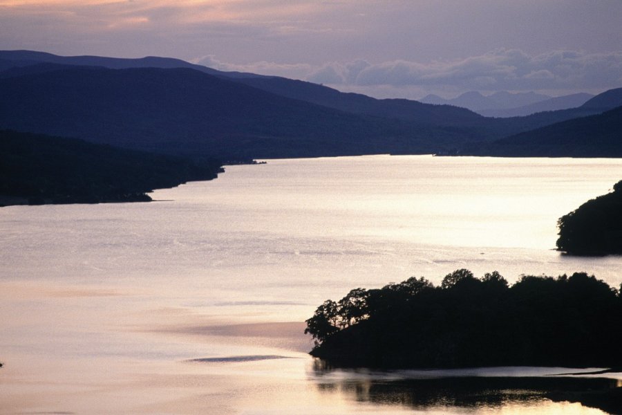 Queen's view, Loch Tummel. Alamer - Iconotec