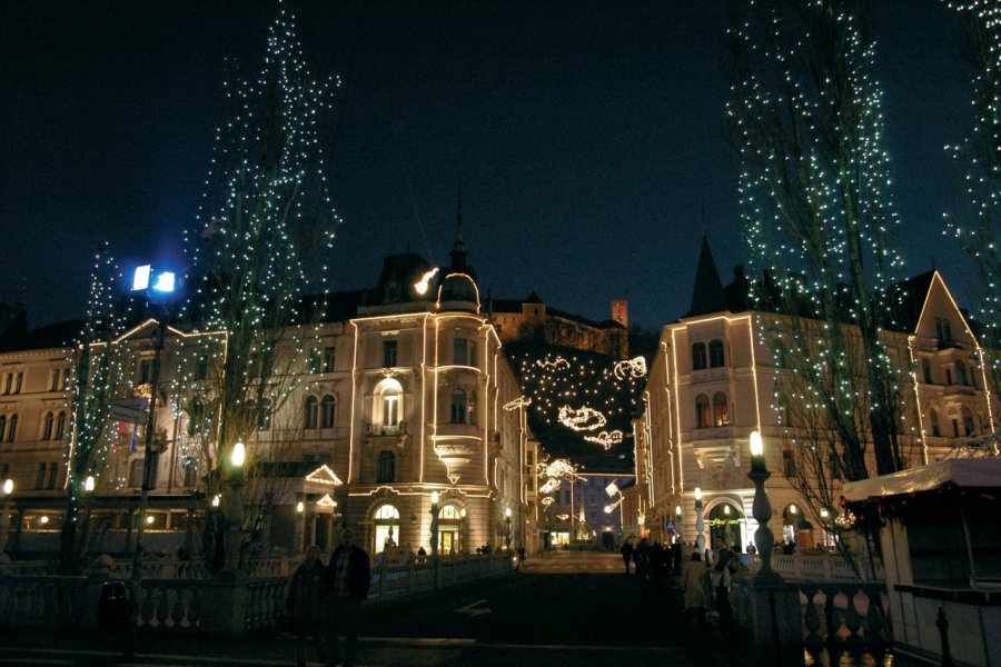 Centre historique de Ljubljana illuminé pour Noël. Stéphan SZEREMETA