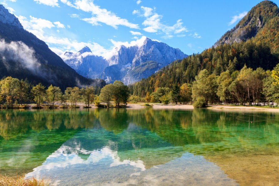 Le lac Jasna, Kranjska Gora. Barat Roland - Shutterstock.com