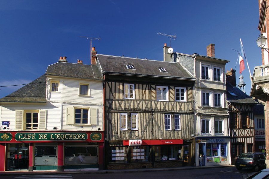 L'architecture est préservée dans le centre-ville de Bernay Franck GODARD