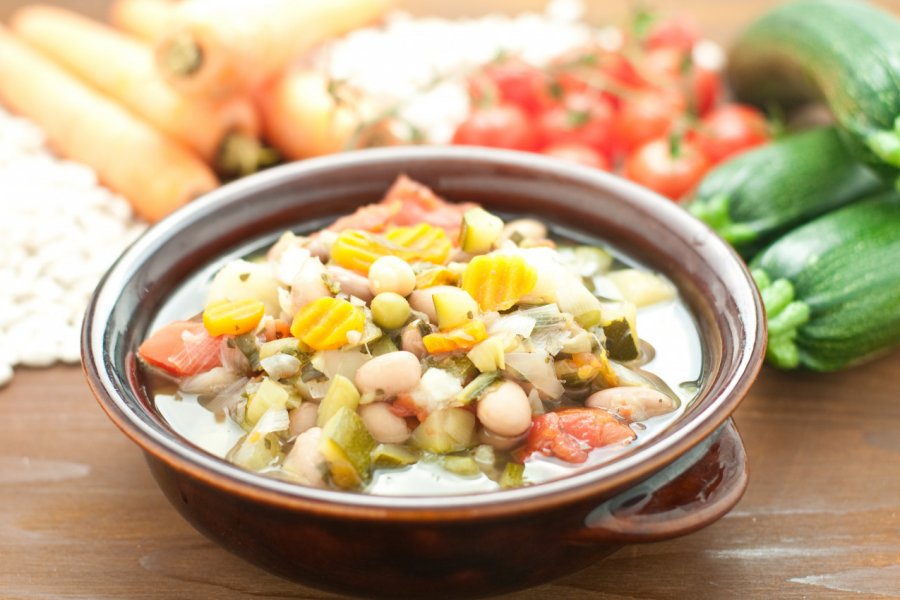 Soupe de légumes italienne. Mi.Ti. - Shutterstock.com