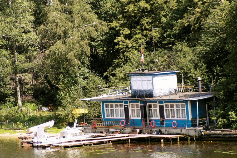 Cabane de pêcheur le long du canal Moscou-Volga. Stéphan SZEREMETA