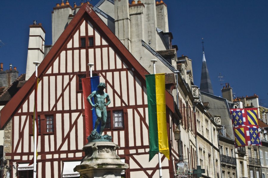 Maisons à pan de bois sur la place François-Rude. Philippe GRAILLE - FOTOLIA